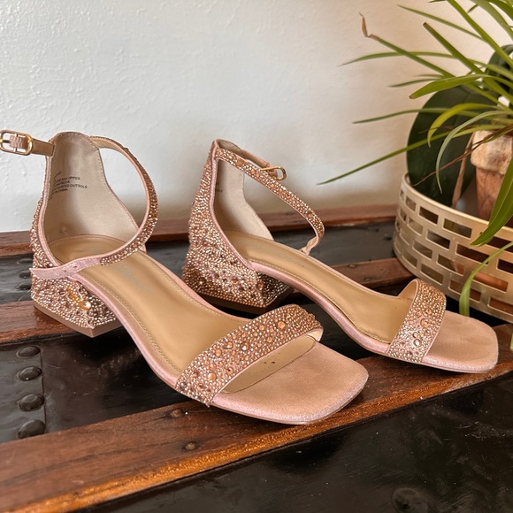 Betsey Johnson Pink Rhinestone Heels 💖 - Picture 1 of 5